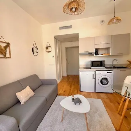 Moderne, Centre Apartment